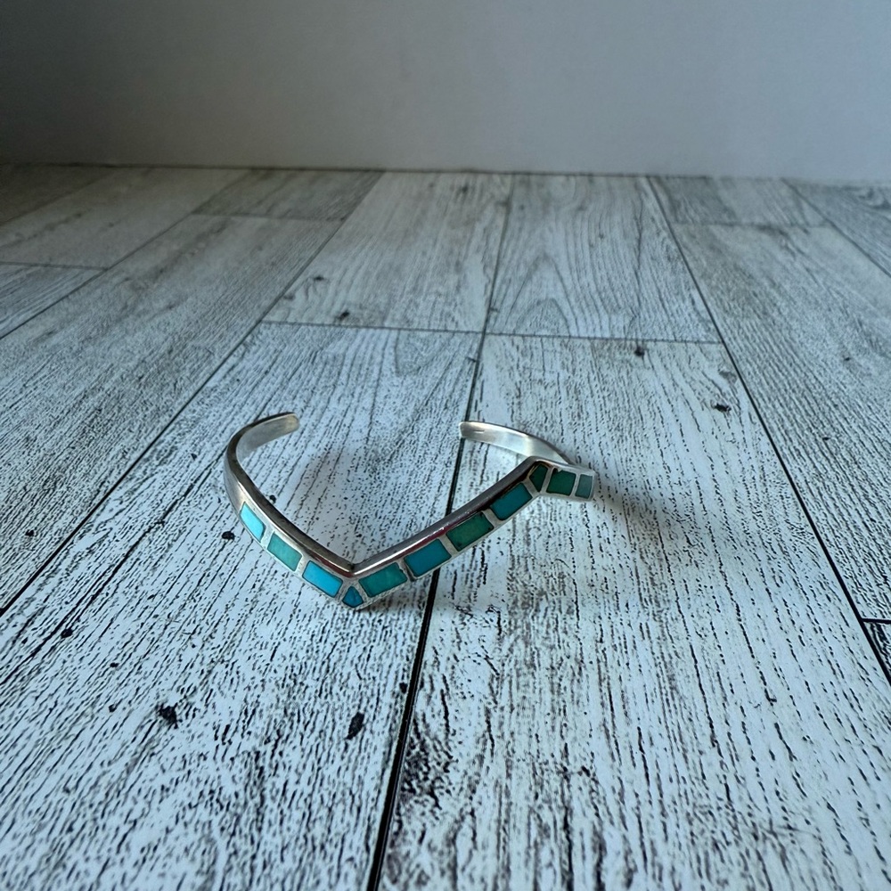 Native American Vintage Turquoise Stones Navajo Sterling Silver Cuff Bracelet
